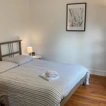 Апартаменты 37m At 2 Steps From The Place Des Vosges