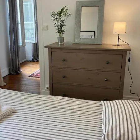 Апартаменты 37m At 2 Steps From The Place Des Vosges *