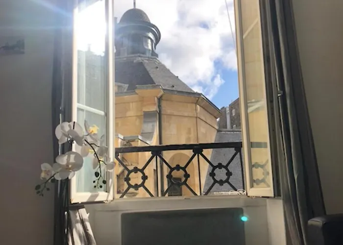 37m At 2 Steps From The Place Des Vosges